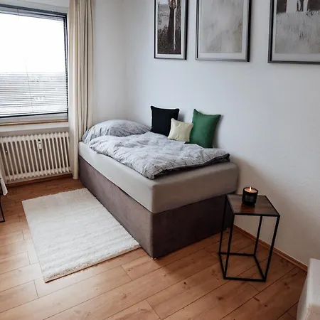 Bold&black - Balcony - Netflix - Wifi - 5 Person *