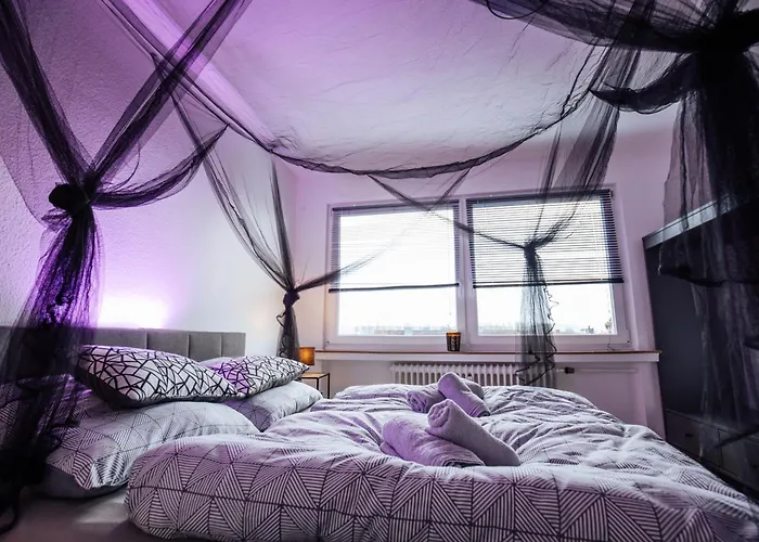 Bold & Black - Balcony - Netflix - Wifi - 5 Person Lägenhet Bochum