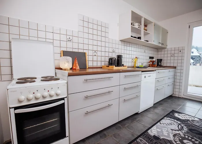 Lägenhet Bold & Black - Balcony - Netflix - Wifi - 5 Person *