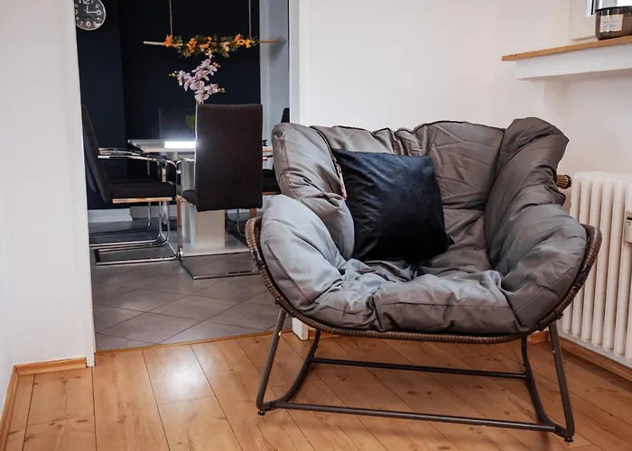 Bold & Black - Balcony - Netflix - Wifi - 5 Person Apartment Bochum