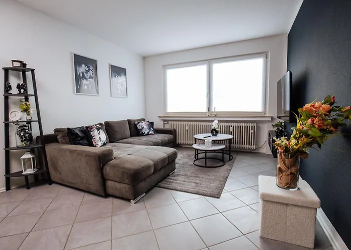 Bold & Black - Balcony - Netflix - Wifi - 5 Person *