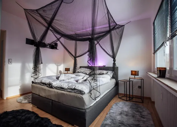 Lägenhet Bold & Black - Balcony - Netflix - Wifi - 5 Person *